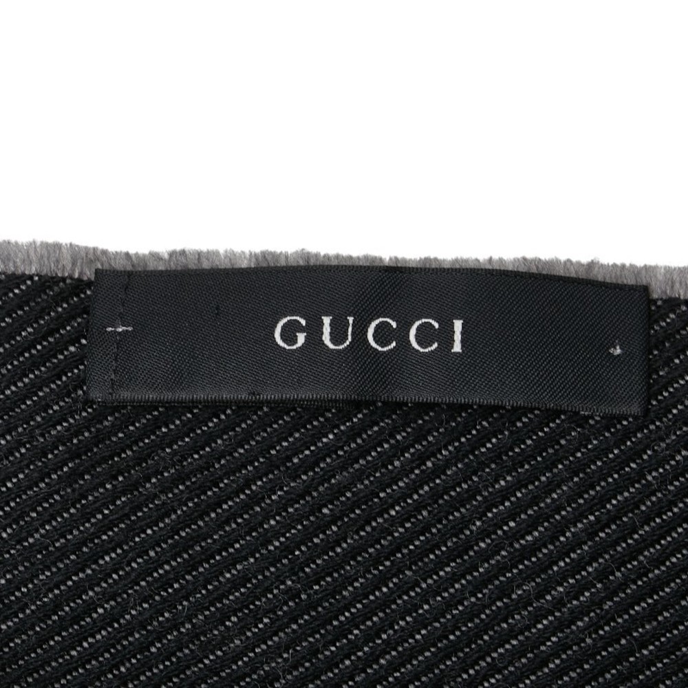 Gucci GG pattern scarf in black and gray wool for women. - Picture 6 of 6